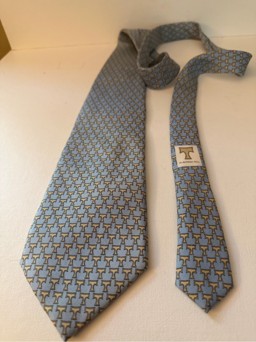 St. Anthony Hall Light Blue Patterned Silk Tie Vineyard Vines